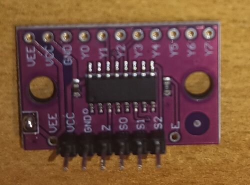 pripájkujeme lištu do multiplexera (1)