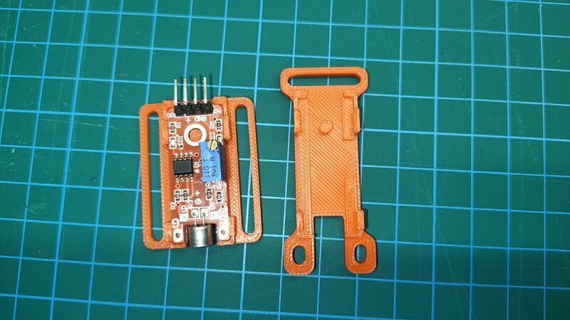 Súbor:MicrophoneHolder.jpg