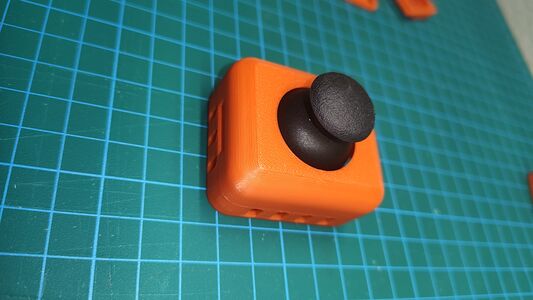 Červené – Joystick