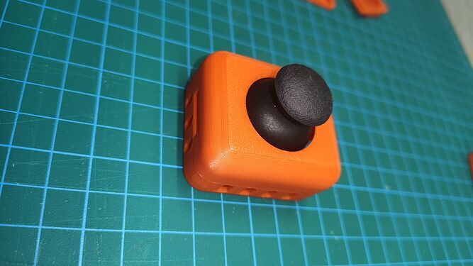 Červené – Joystick