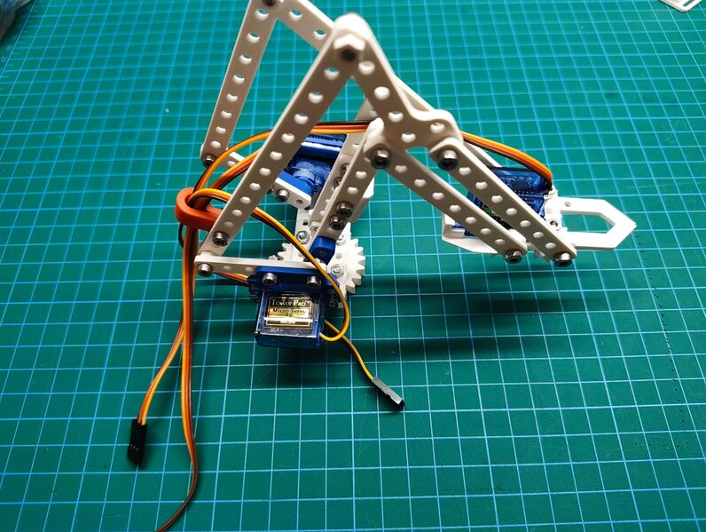 Súbor:RoboticArmImage77.jpg